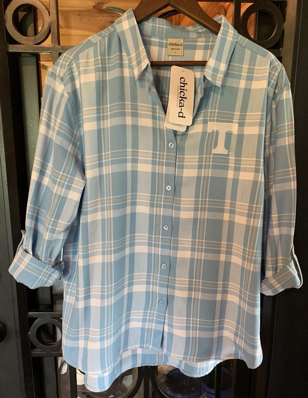 Chicka-D Tennessee Volunteers Womens L Boyfriend Plaid Button Up Shirt NWT